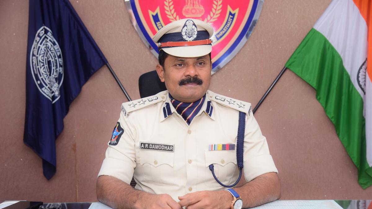 चुनाव के दौरान सोशल मीडिया पर गलतबयानी फैलाने वालों के खिलाफ सख्त कार्रवाई