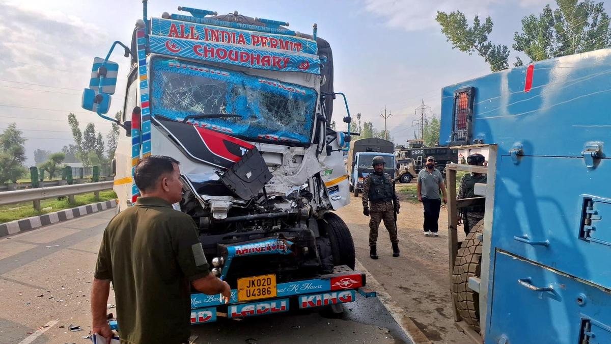 Five CRPF personnel hurt in highway collision in Kashmir