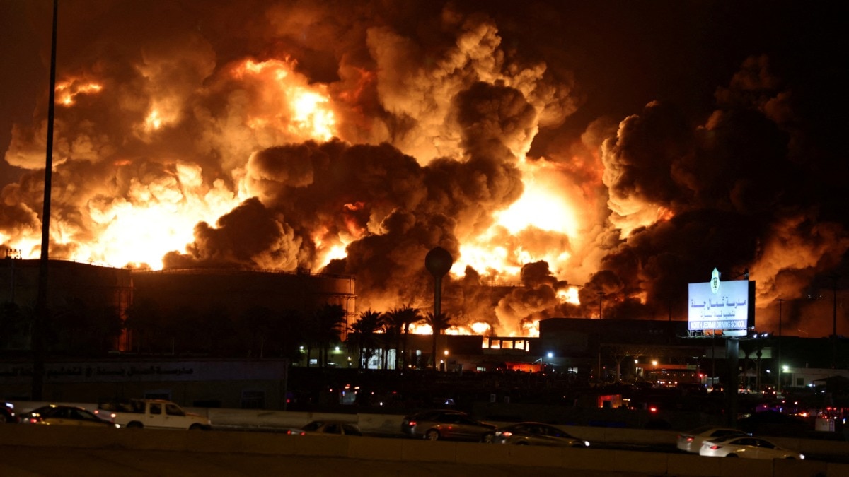 Saudi Arabia warns citizens against filming military strikes