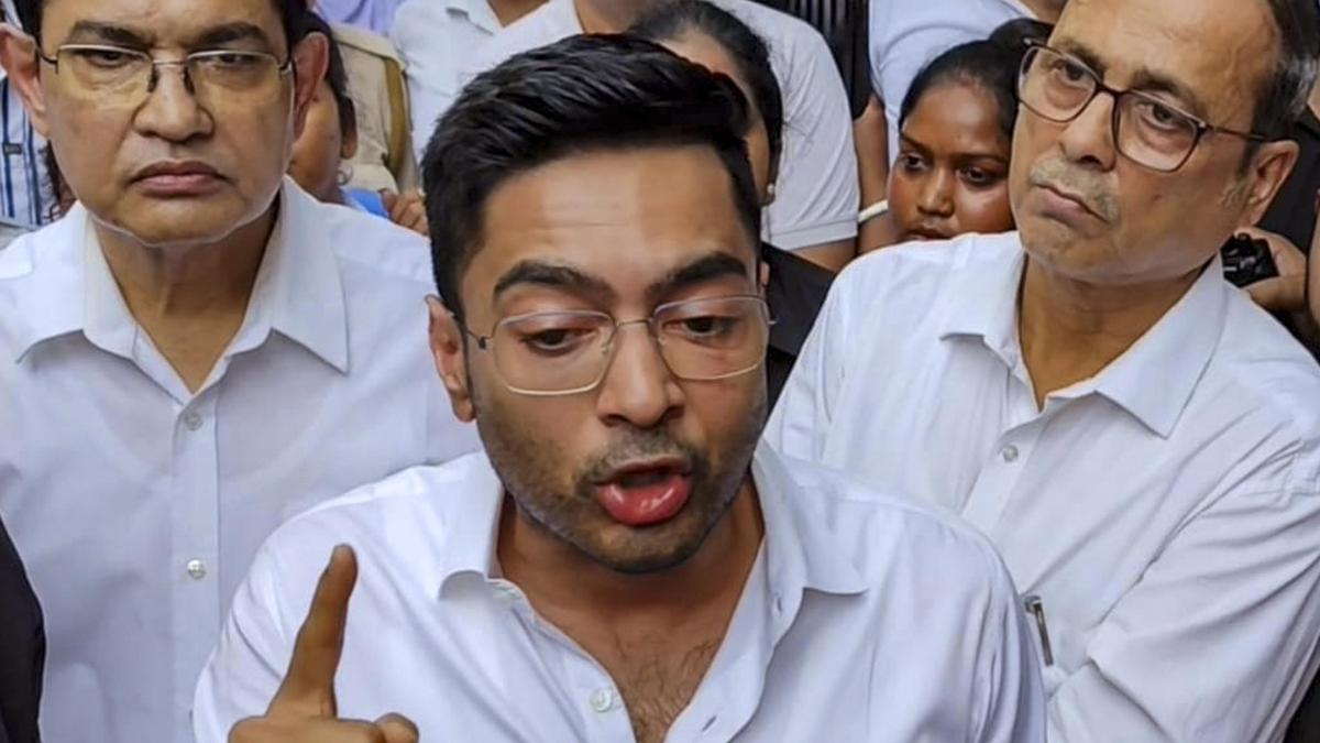 Kolkata Police file cases against TMC leaders over hoarding dispute
