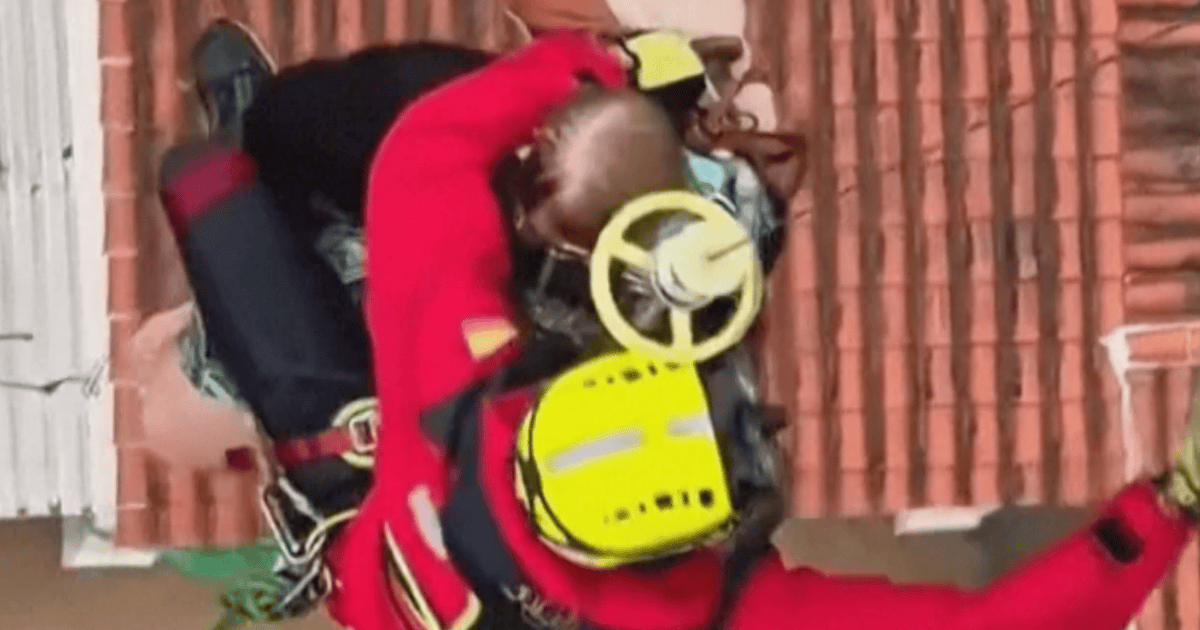 Spanish military launches rooftop rescue operations as deadly floods devastate nation