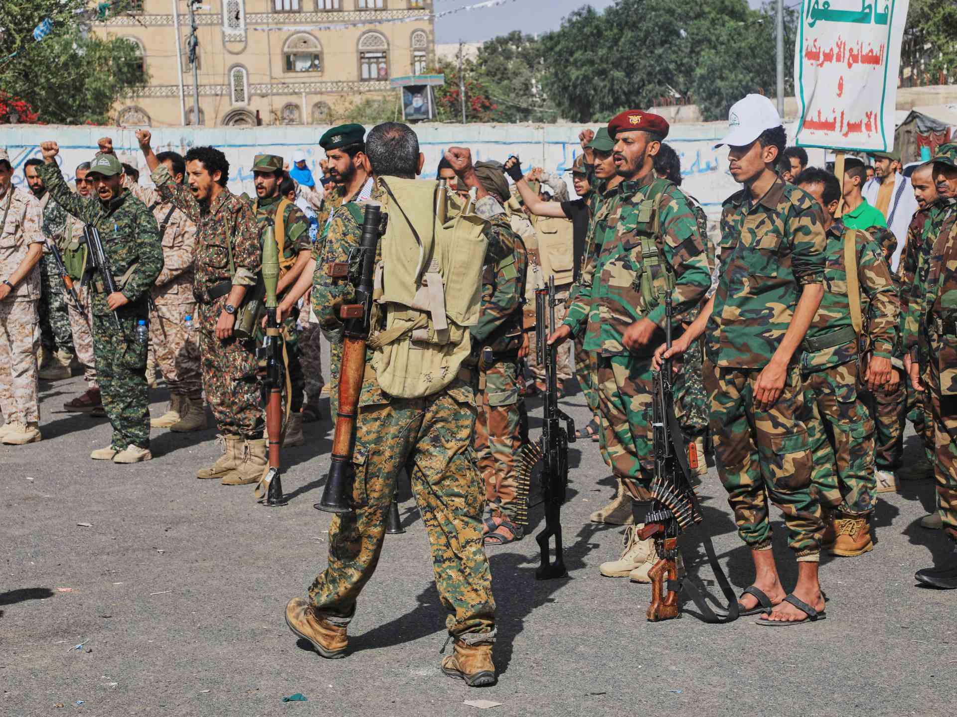 Yemen government forces conduct air strikes against Houthi positions near Mocha