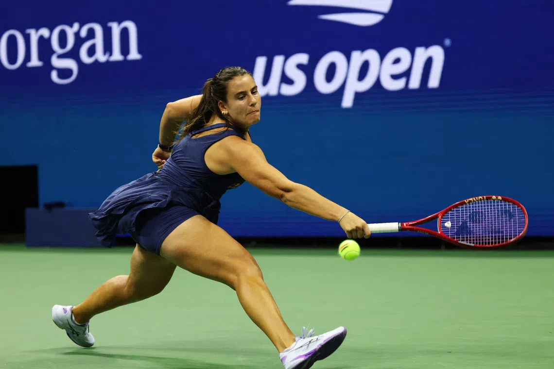 Navarro advances to US Open quarter-finals with dominant victory