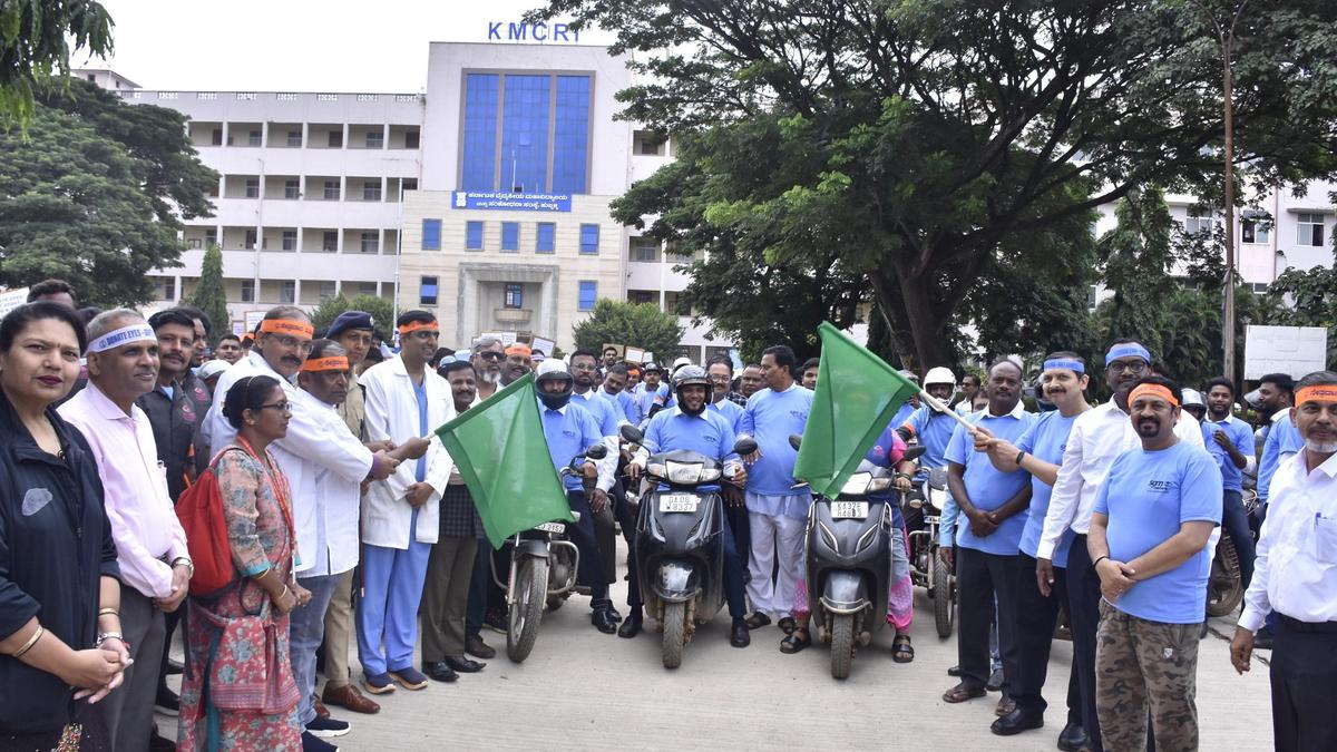 Hubballi stages mass mobilisation for eye donation awareness drive