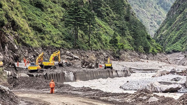 China clears barrier lake as flood risks persist despite drainage efforts