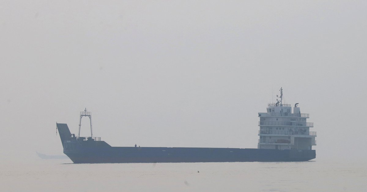 Iran vows to block 'illegal' shipping routes in Strait of Hormuz
