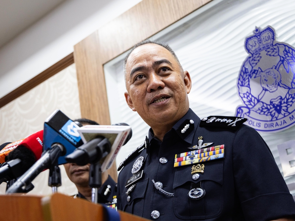 Police seek dashcam footage after crash involving journalists in Ipoh