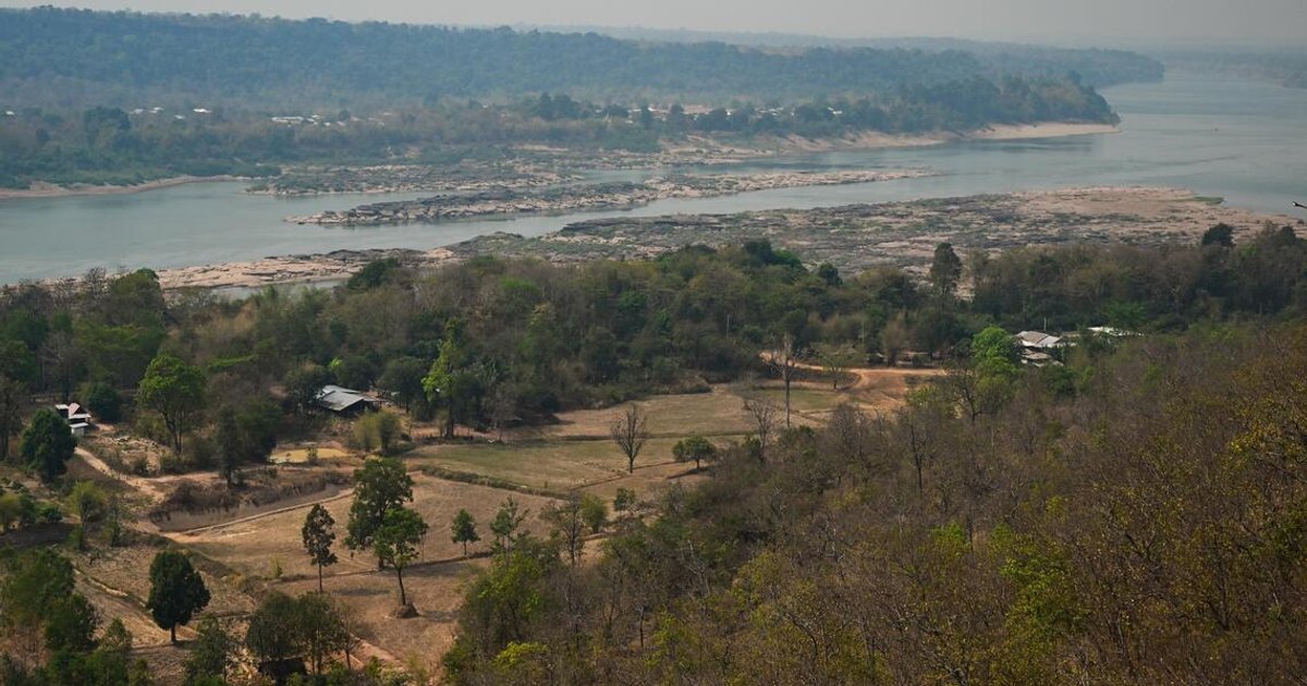 Singapore explores 500MW renewable power import deal with Laos