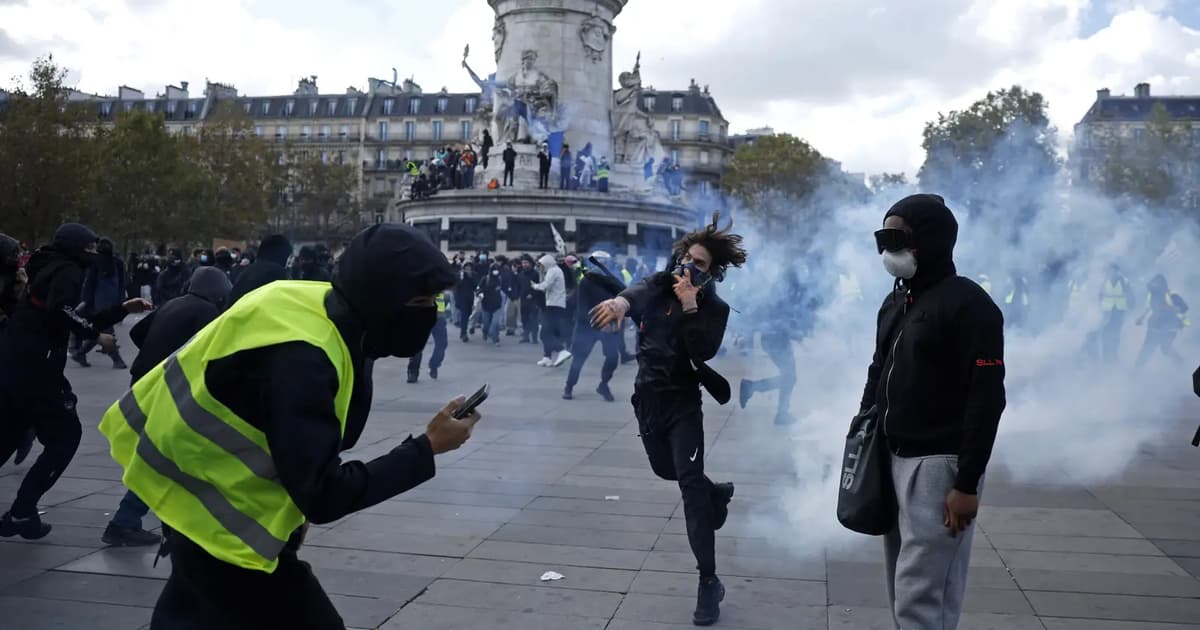Macron Kutuk Keganasan 'Tidak Terkawal' Saat Perancis Dilanda Rusuhan Baru