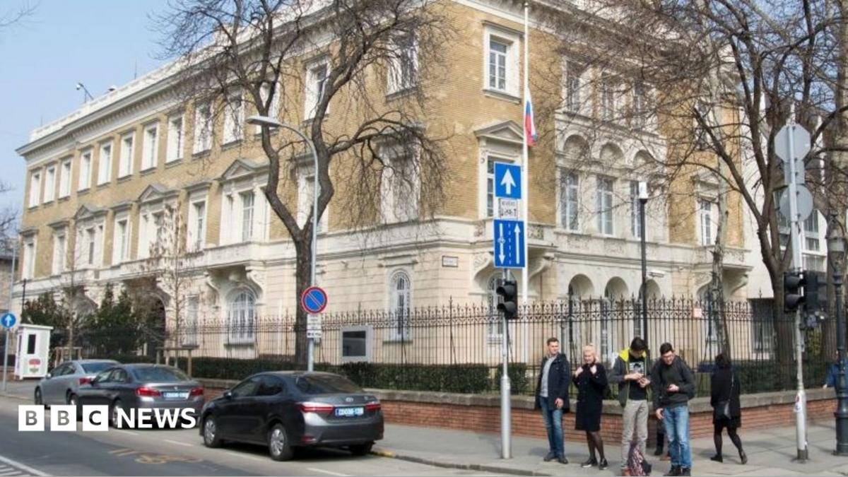 Hungary expels 10 Russian diplomats amid policy shift