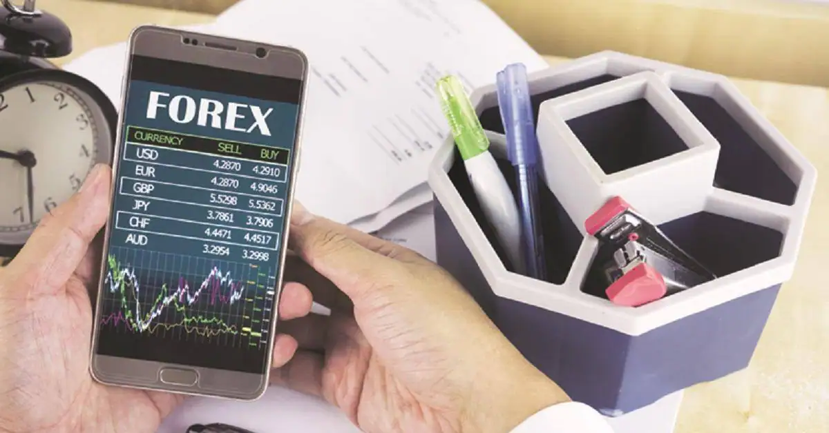 India's forex reserves hit record as monsoon concerns weigh on economy