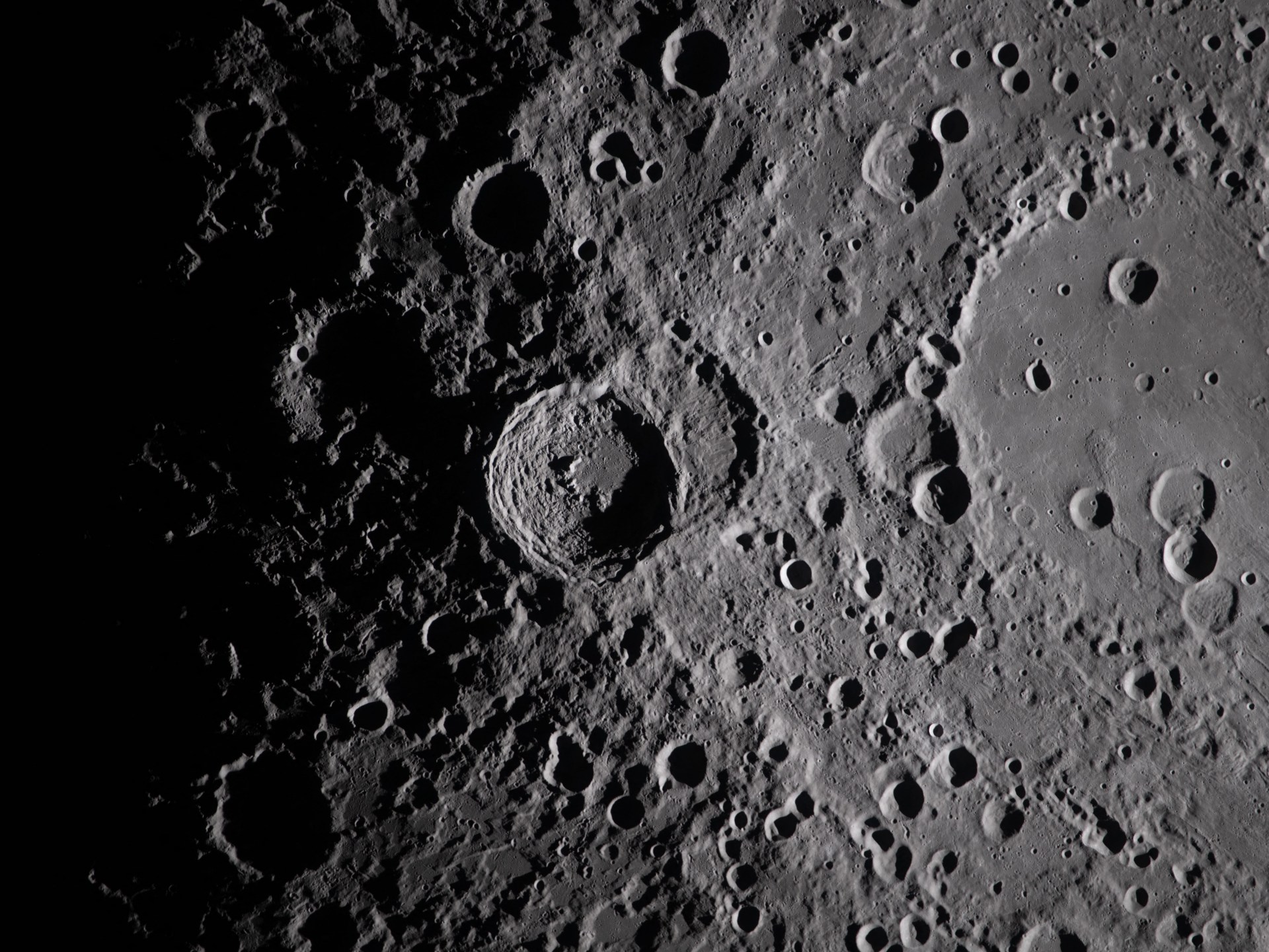Nuclear power race heats up as superpowers eye lunar bases