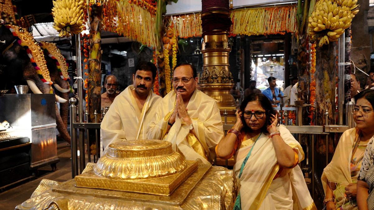 Chief Justice Surya Kant offers prayers at Kerala's Guruvayur Temple