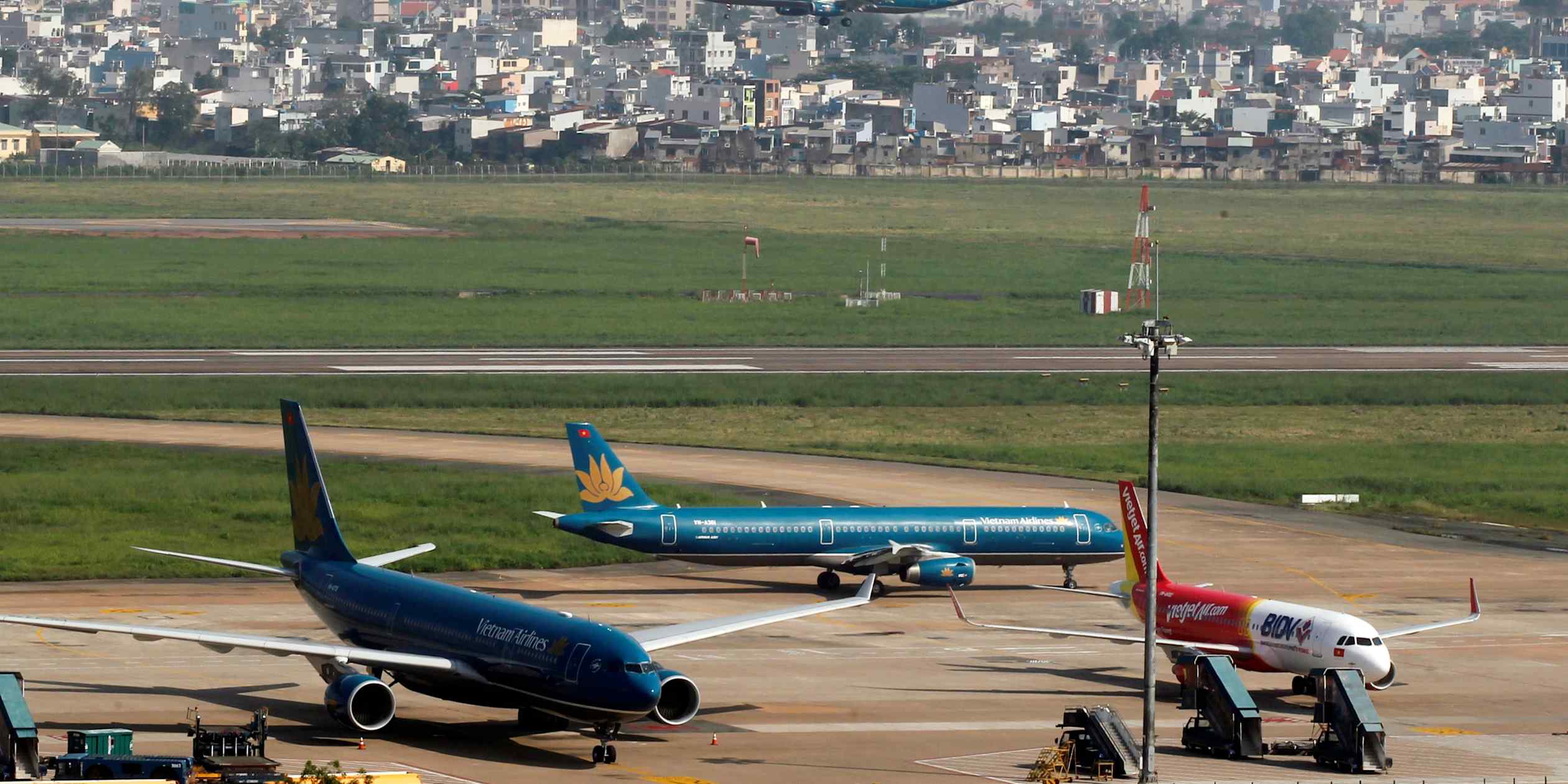 Vietnam's flagship airport struggles to attract airlines despite completion