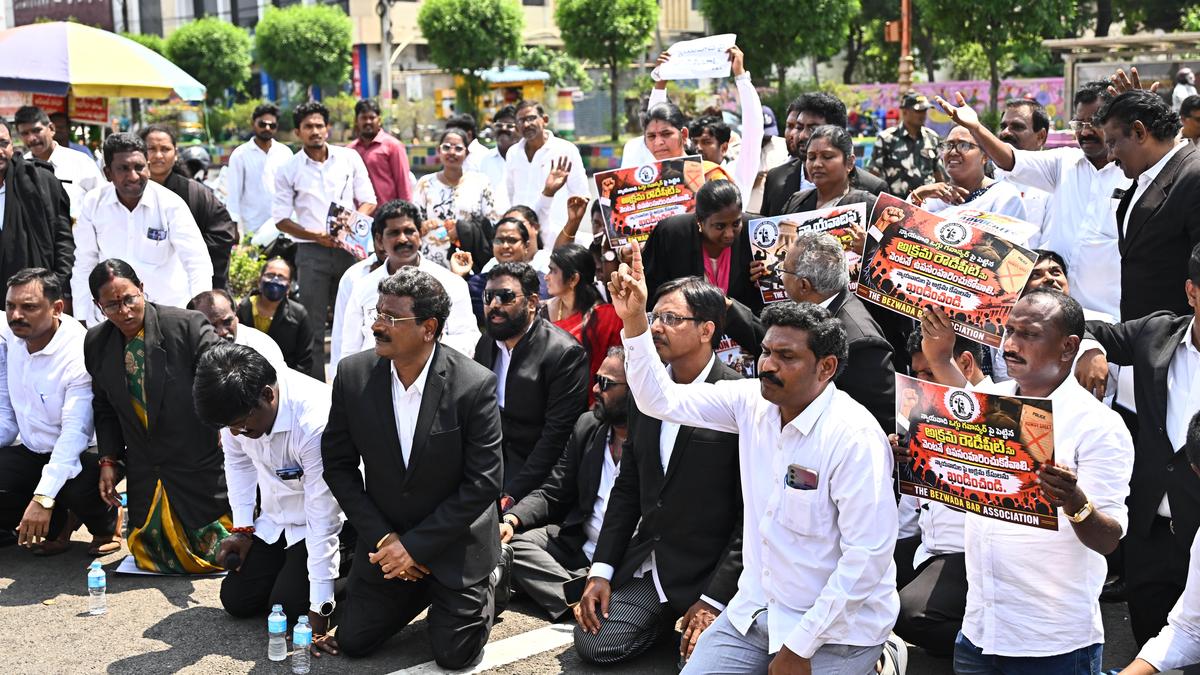 Bar association protests alleged police harassment of advocate in Andhra Pradesh