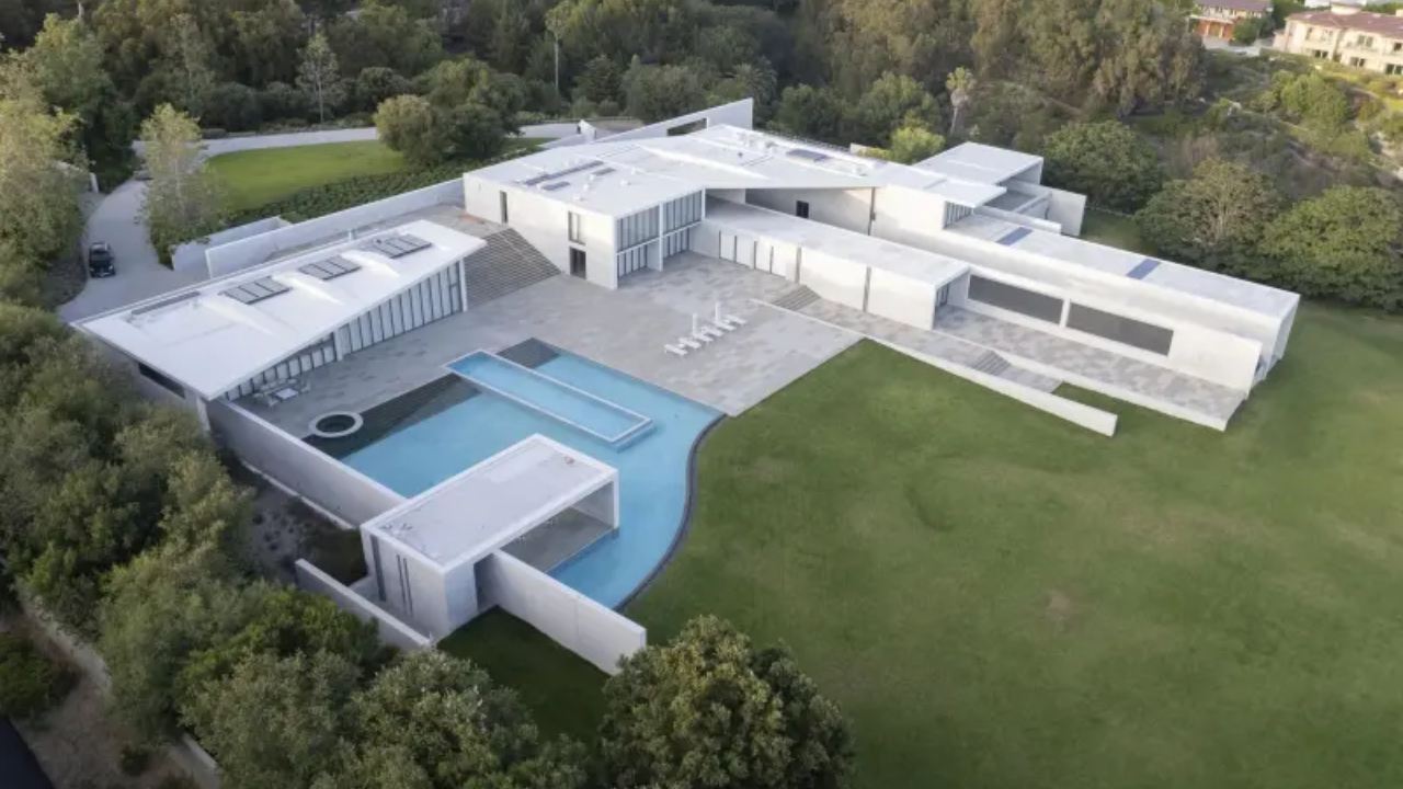 Kanye West's Surprise Visit to Tadao Ando Masterpiece Precedes Record Sale