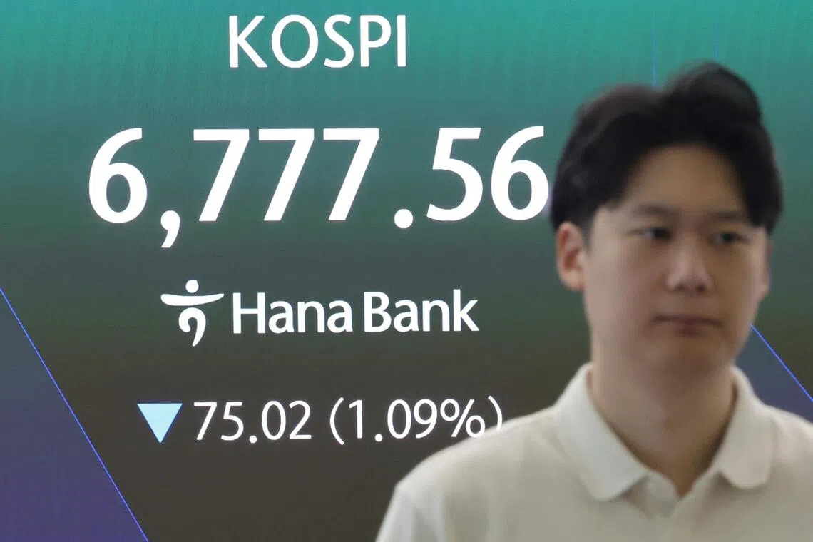 Asian bonds decline as US Treasury yields pull markets lower