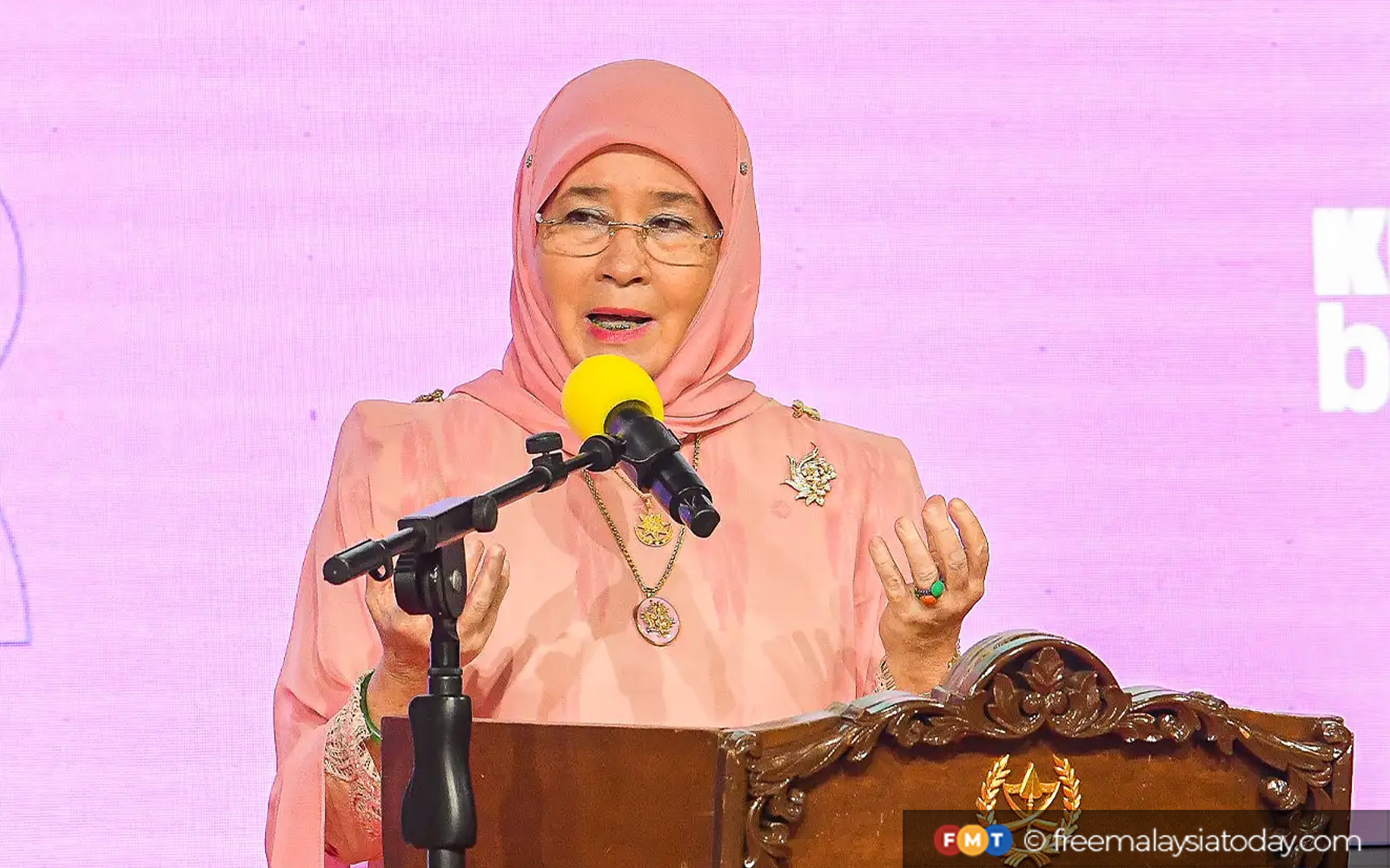 Tengku Ampuan Pahang Bincang Warisan Perundangan Melayu di Muzium Negeri