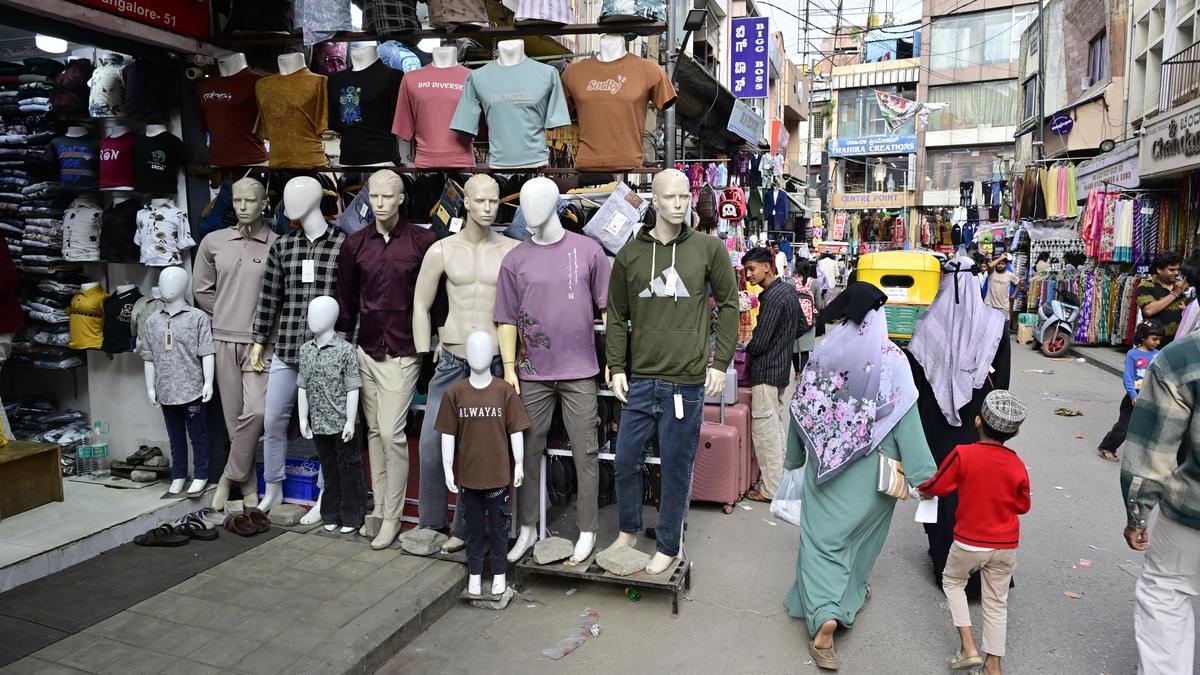 Large retailers blamed for footpath seizures threatening Shivajinagar street vendors