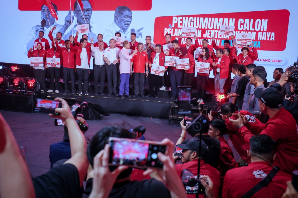 Menteri Pengangkutan umumkan bantuan RM1,000 untuk pemandu teksi Melaka