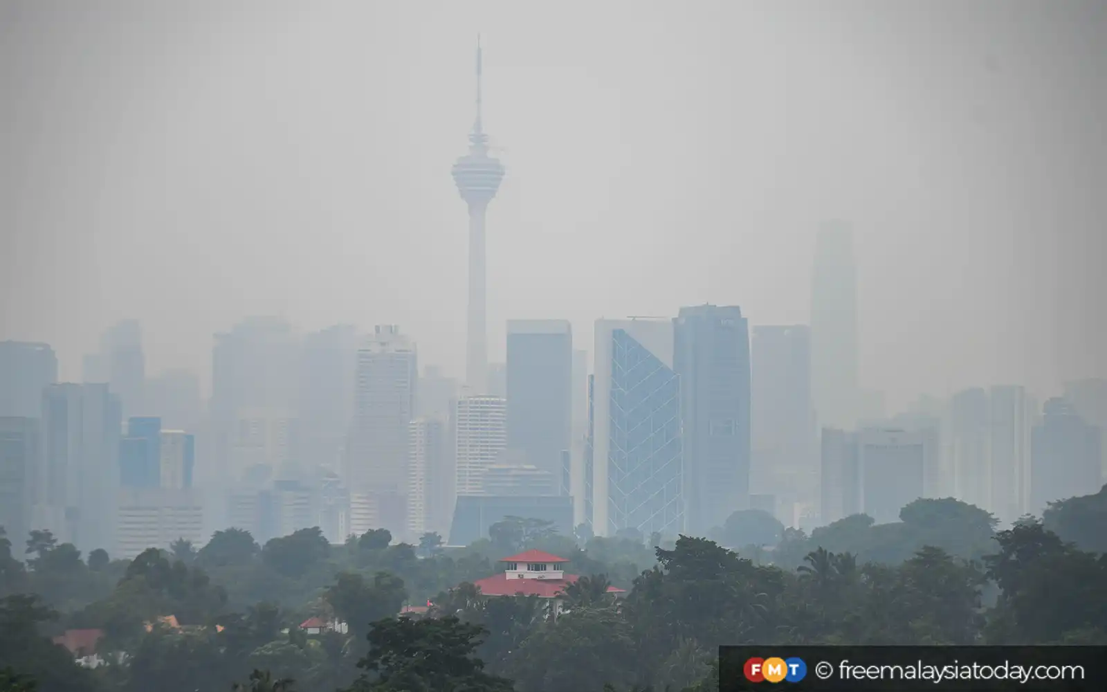 Ahli Parlimen Serahkan Memorandum Jerebu kepada Kedutaan Indonesia