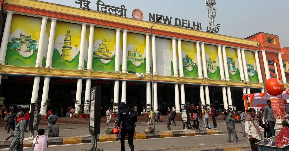 दिल्ली पहुंचने वाली मेल और एक्सप्रेस ट्रेनें रद्द, यात्रियों को परेशानी