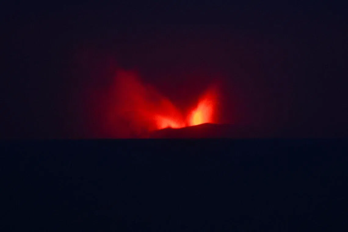 Jakarta airport extends closure as Krakatau eruption disrupts regional air traffic