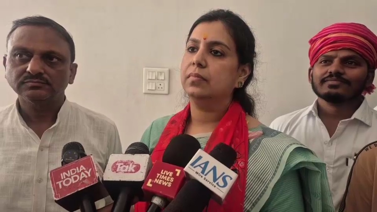 Former UP IAS Officer Divya Mittal to Announce Political Intentions