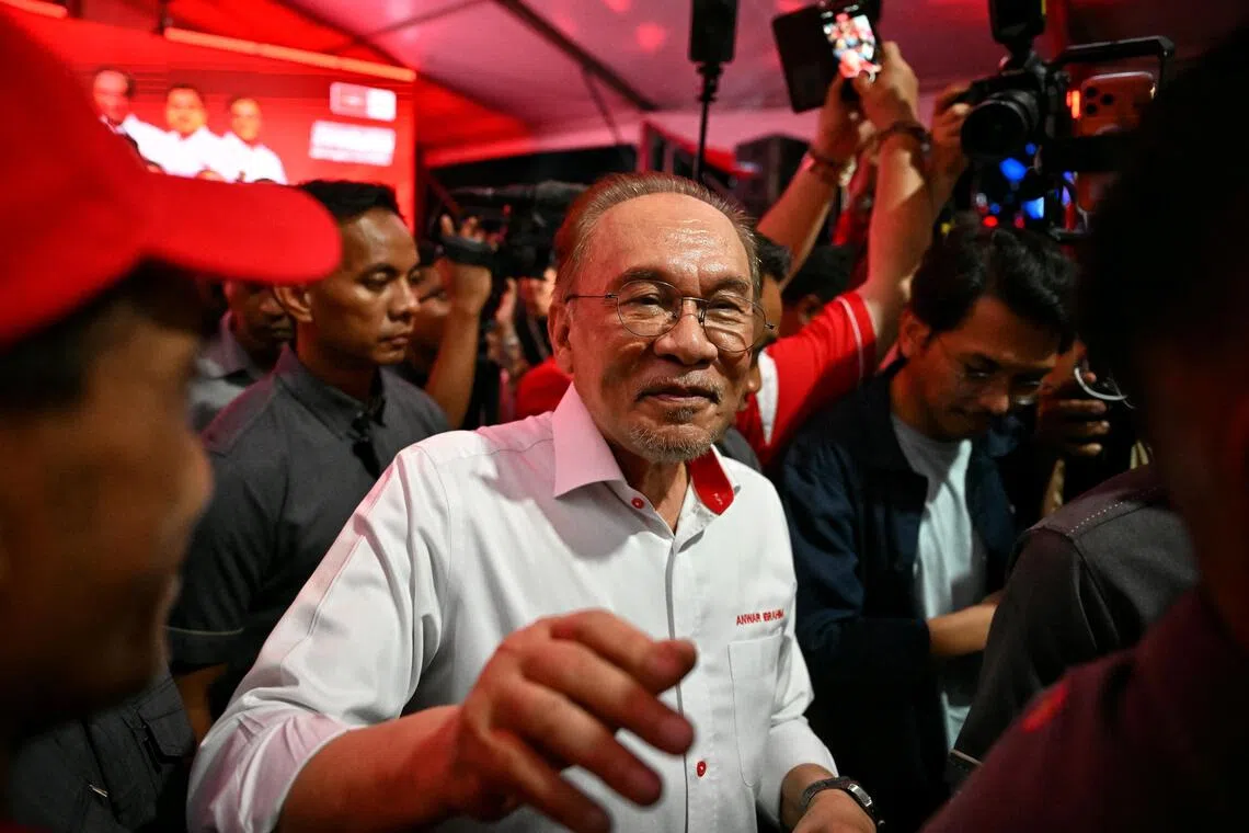 Malaysia's Anwar Open to Early Election, Signals Economic Focus