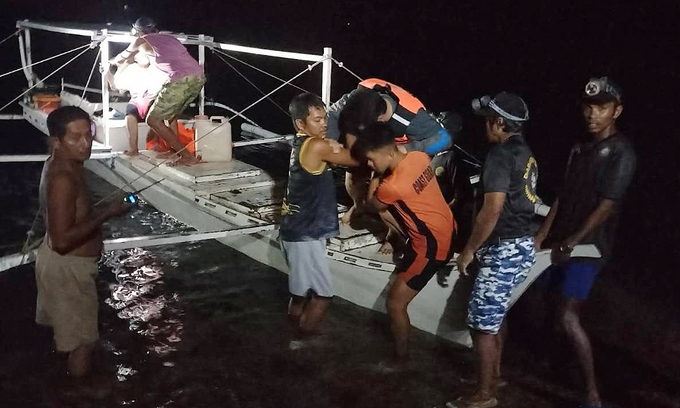 Philippine ferry fire kills at least 5, dozens still missing