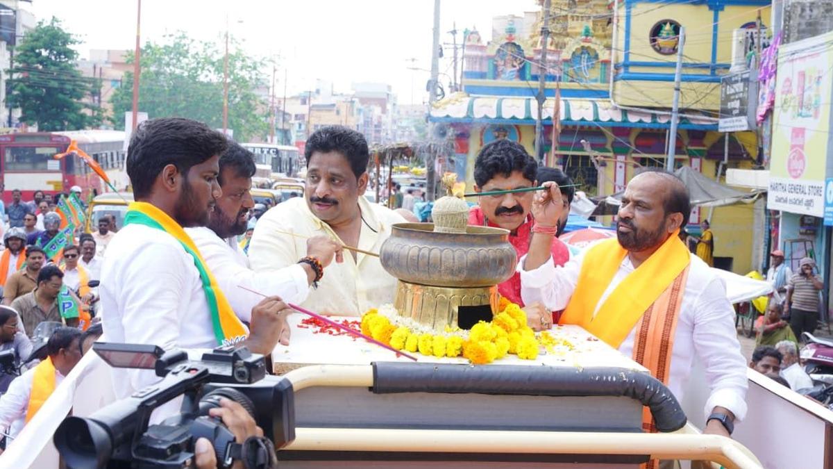 Modi Provided Decisive Leadership During Crises, Says Health Minister