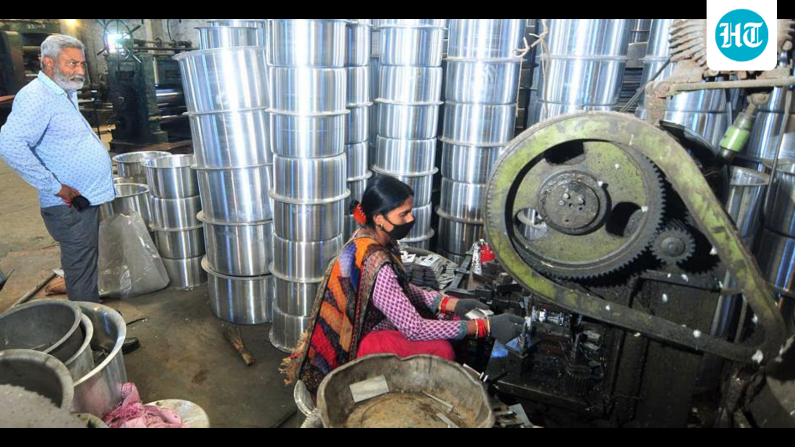 Study links maternity leave policy shift to decline in women factory workers