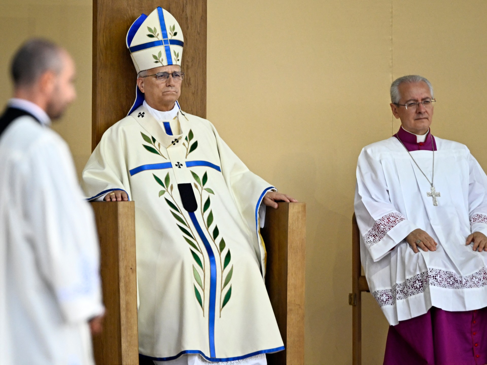Pope Leo XIV celebrates Mass before hundreds of thousands in Paris