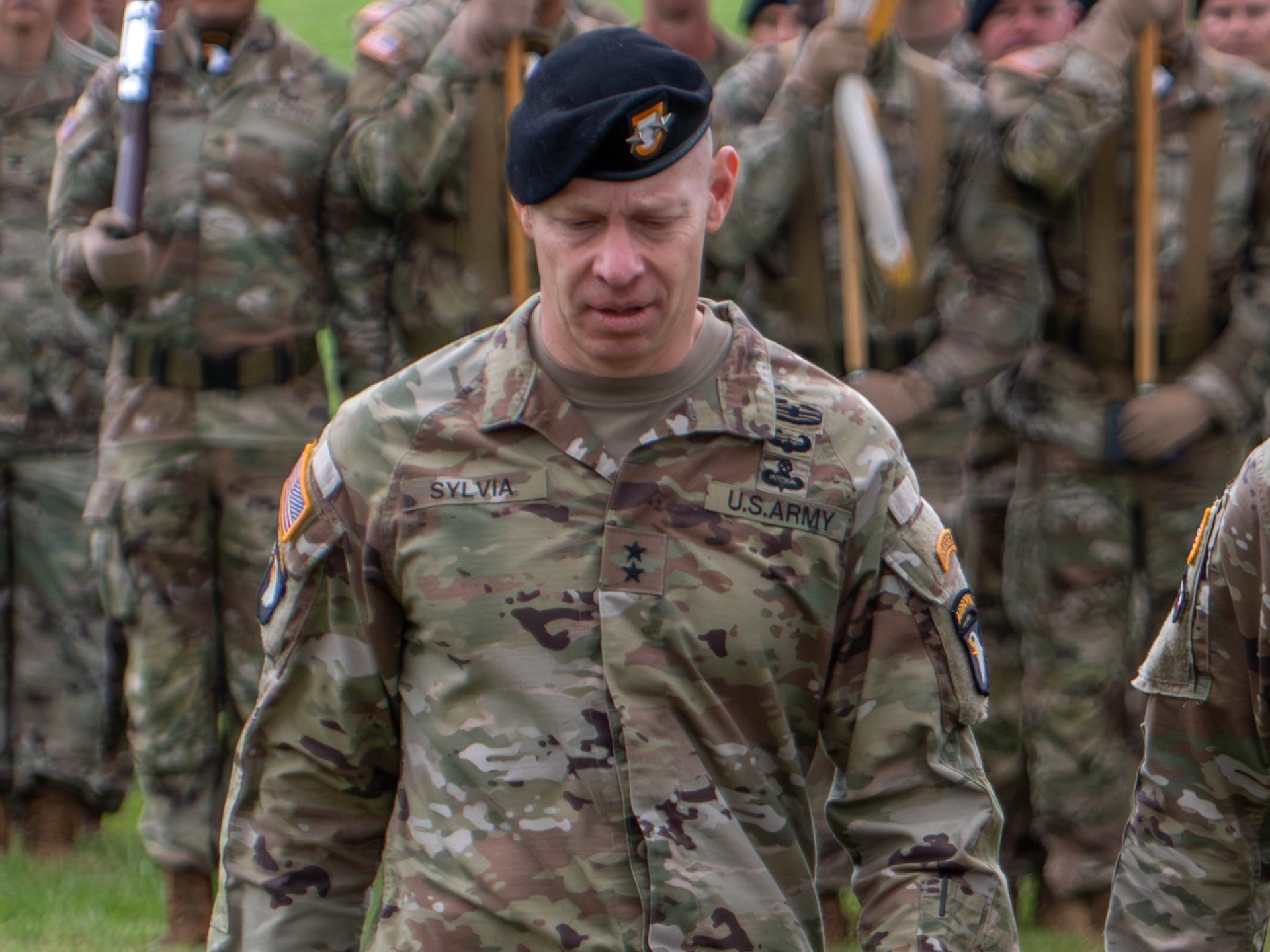 Pentagon removes general over classified information disclosures