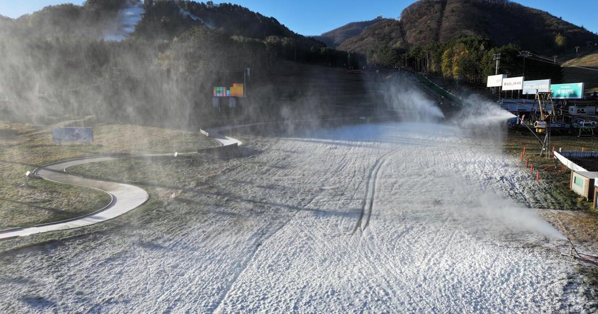 South Korea faces unseasonably cold temperatures as winter arrives early
