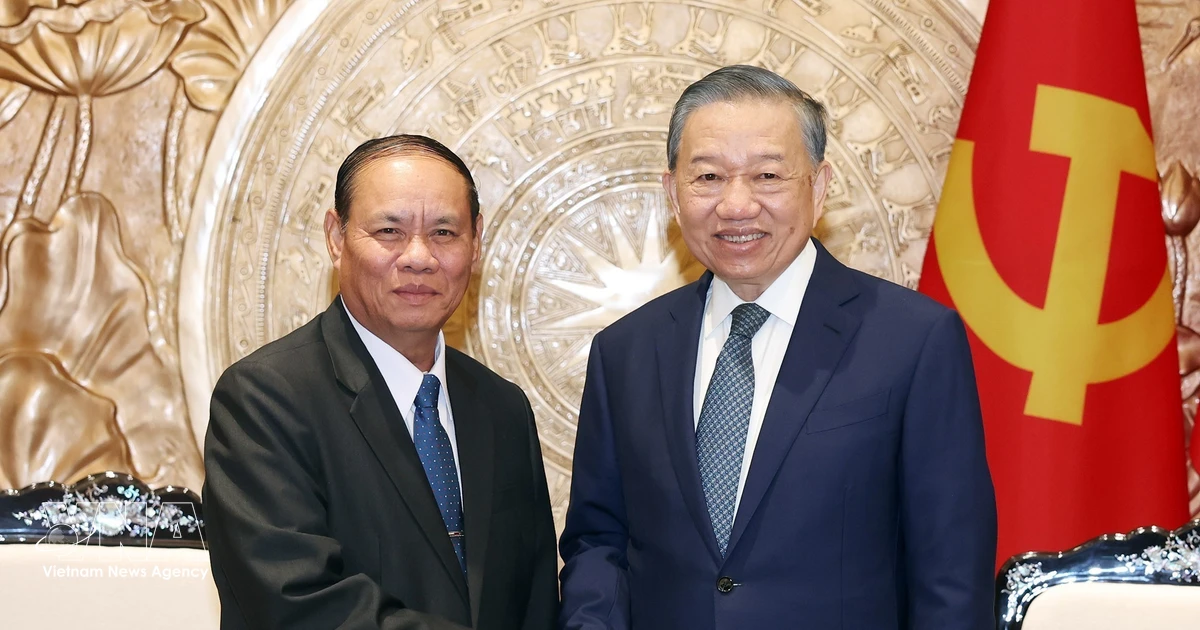 Vietnam Prioritizes Strengthening Strategic Ties with Laos