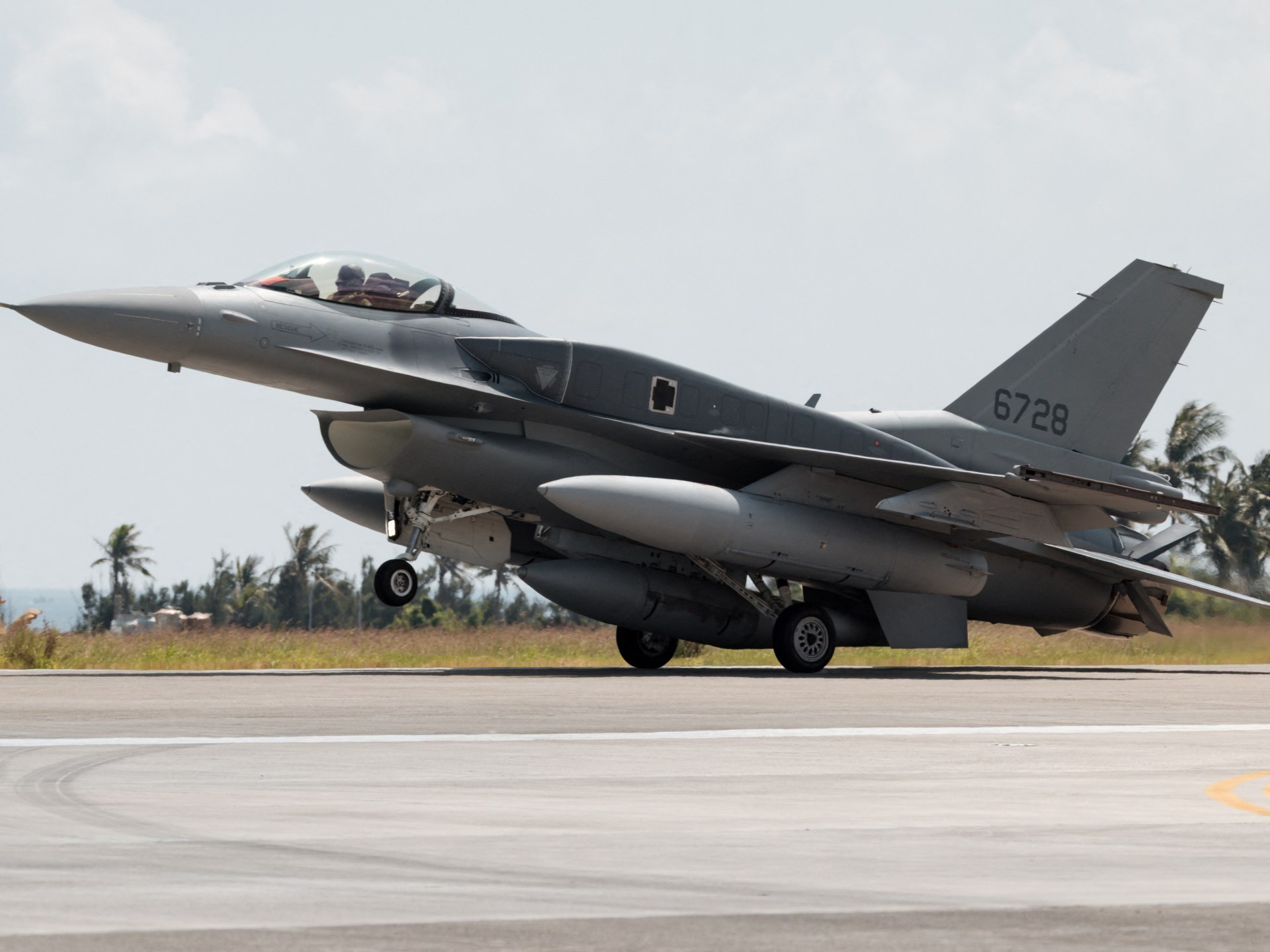 US delivers advanced F-16V fighters to Taiwan amid China tensions
