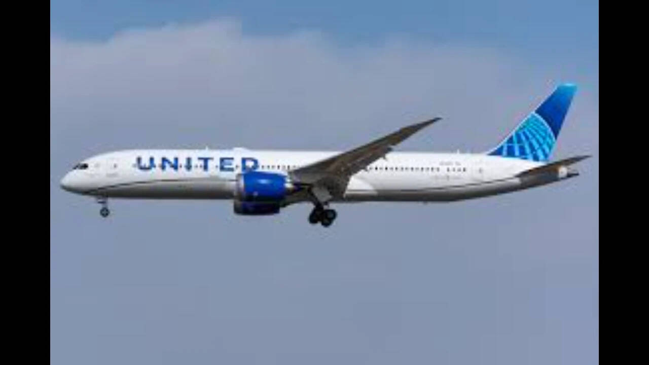 United Airlines flight makes emergency landing after engine trouble