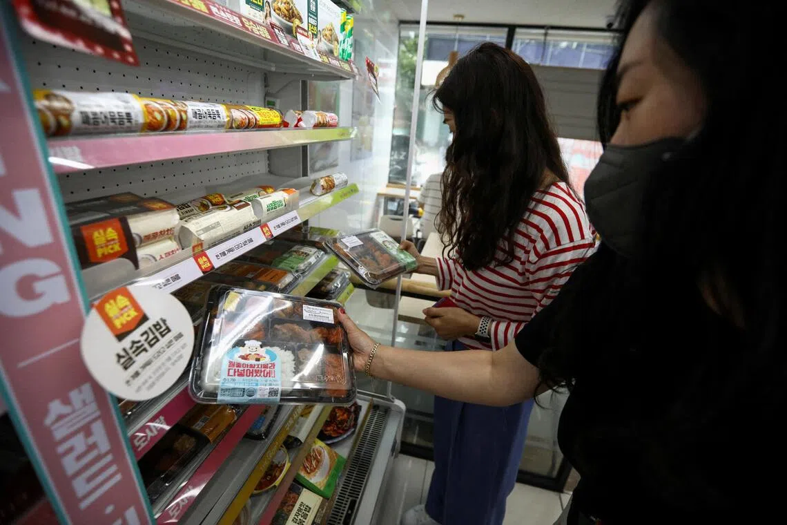 Tourist spending drives South Korea convenience store boom