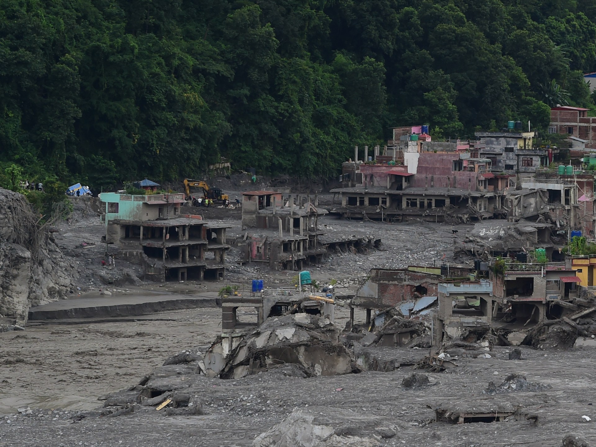 Himalayan glacier collapse death toll approaches 800 across region