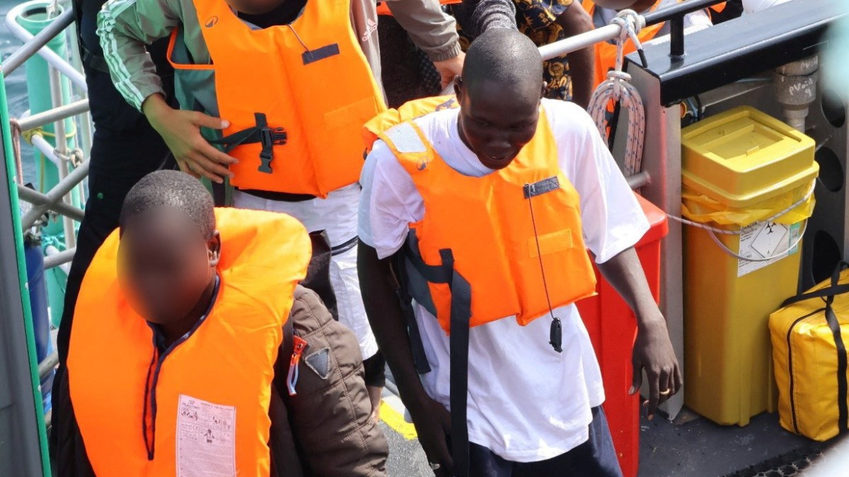 British court sentences teenager for piloting unsafe Channel migrant vessel