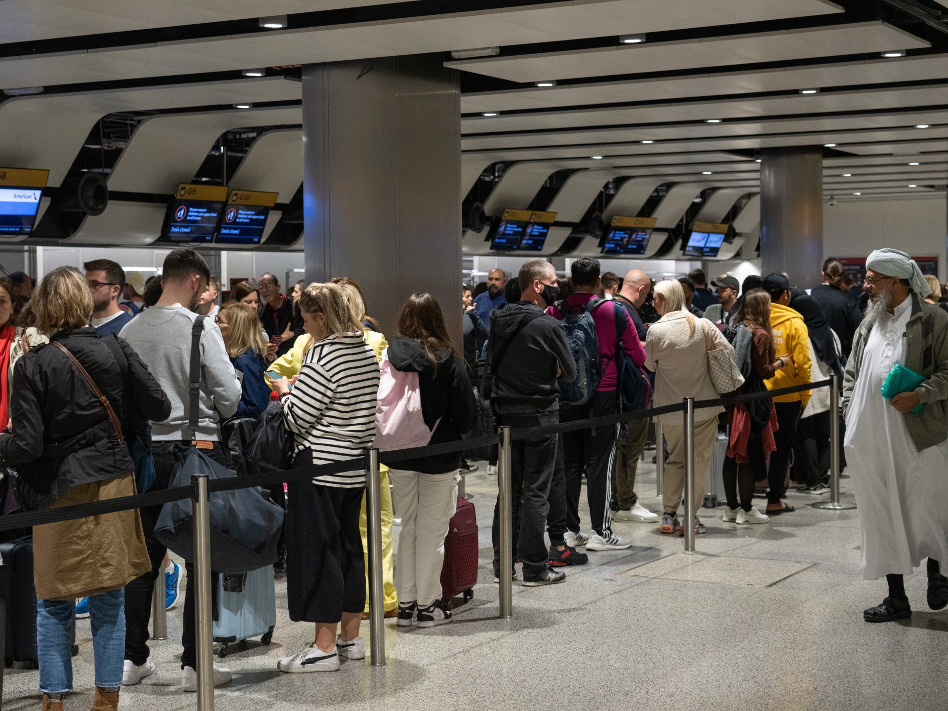 UK air traffic control glitch grounds hundreds of flights