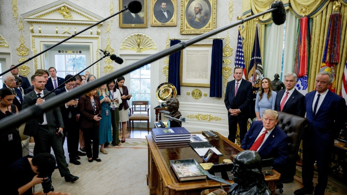 Major US Networks Boycott Trump Pool Coverage After Press Ban