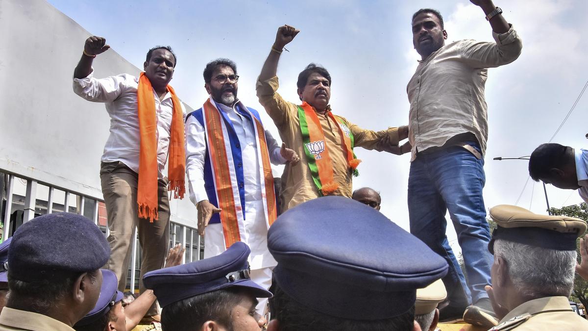 BJP stages protest against Congress chief Kharge in Bengaluru