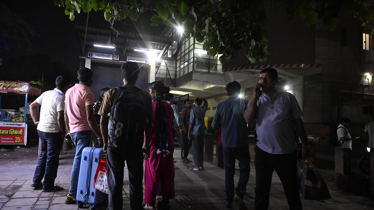 Supreme Court to hear pleas on Delhi detentions, transit curbs Sunday