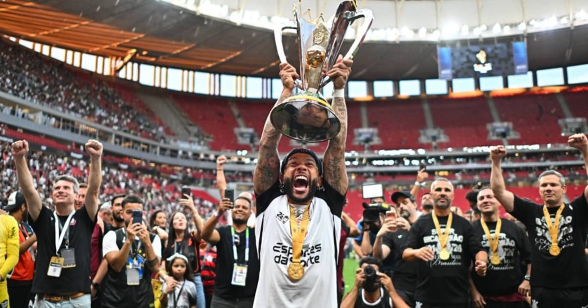 Depay Terima Potongan Gaji untuk Terus di Corinthians
