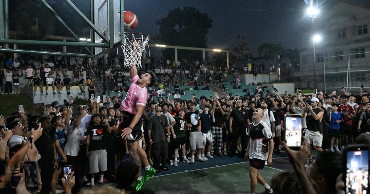 Canadian streetball sensation Kiatipis draws crowds in Singapore challenge