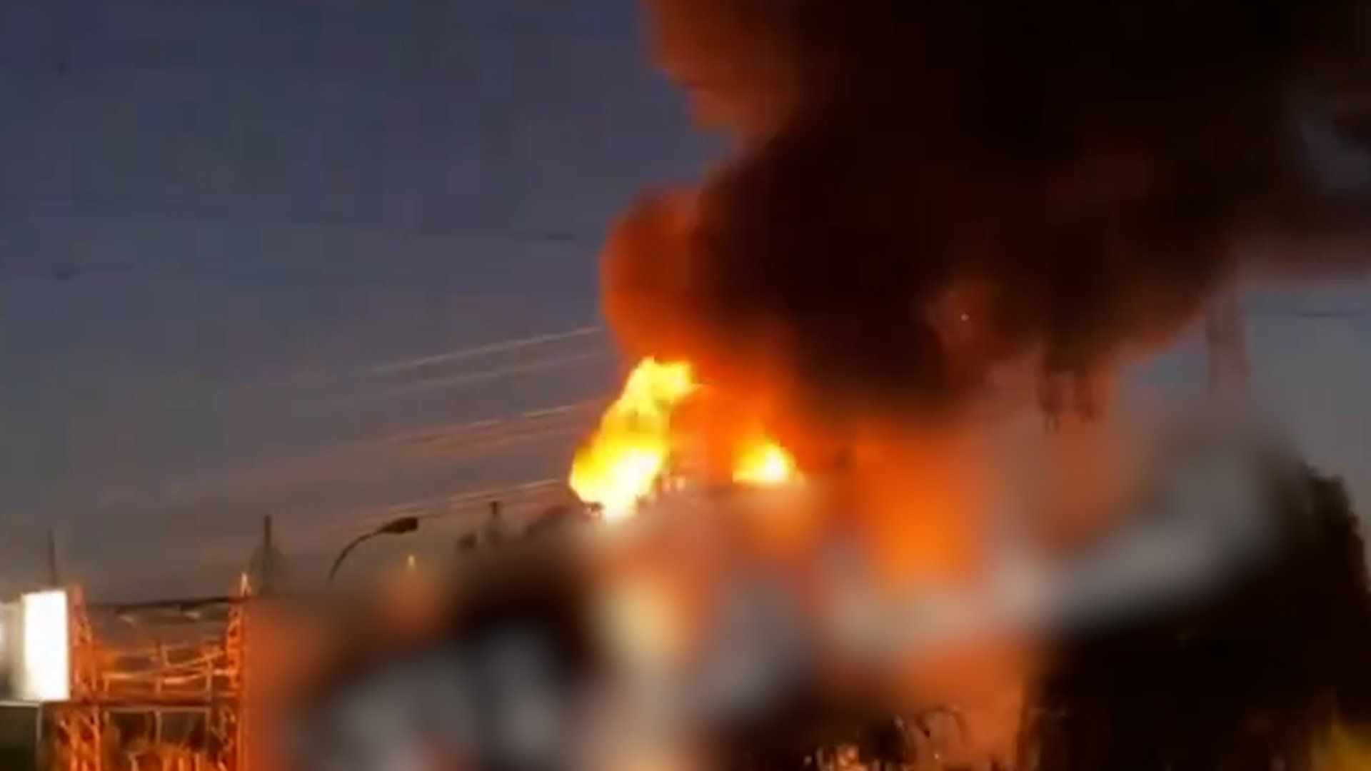 Explosions trigger major fire at Baghdad oil refinery