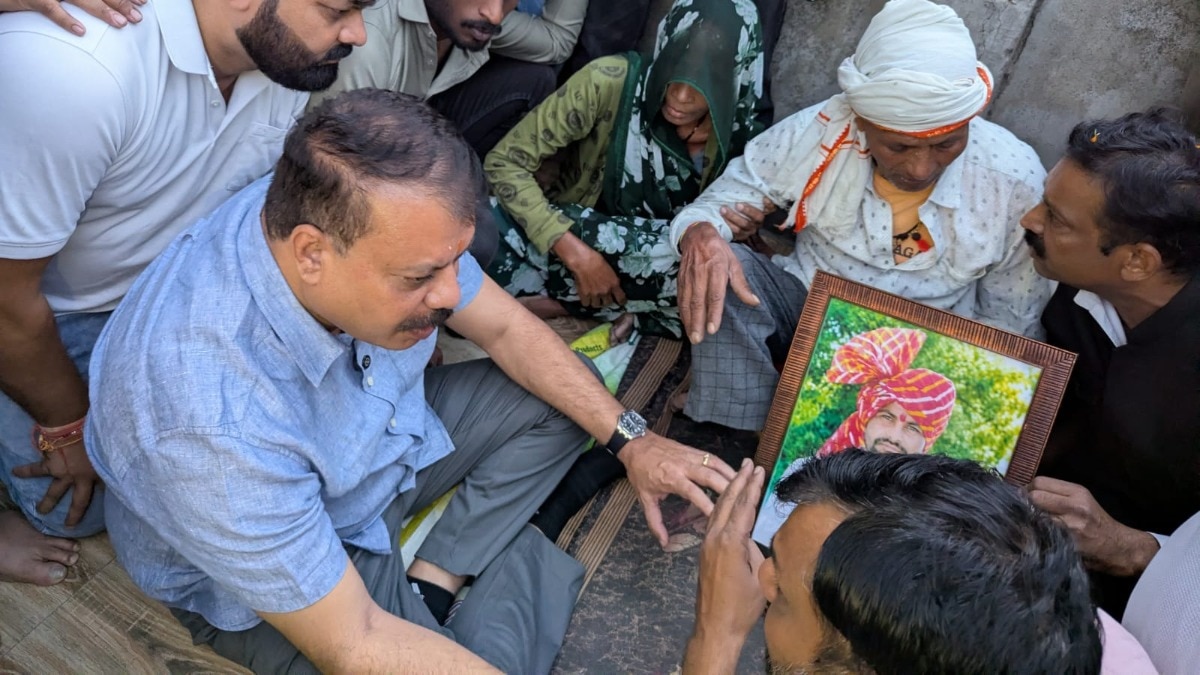 देवास में 13 मौतों का मामला: विपक्ष का सरकार पर निशाना तेज