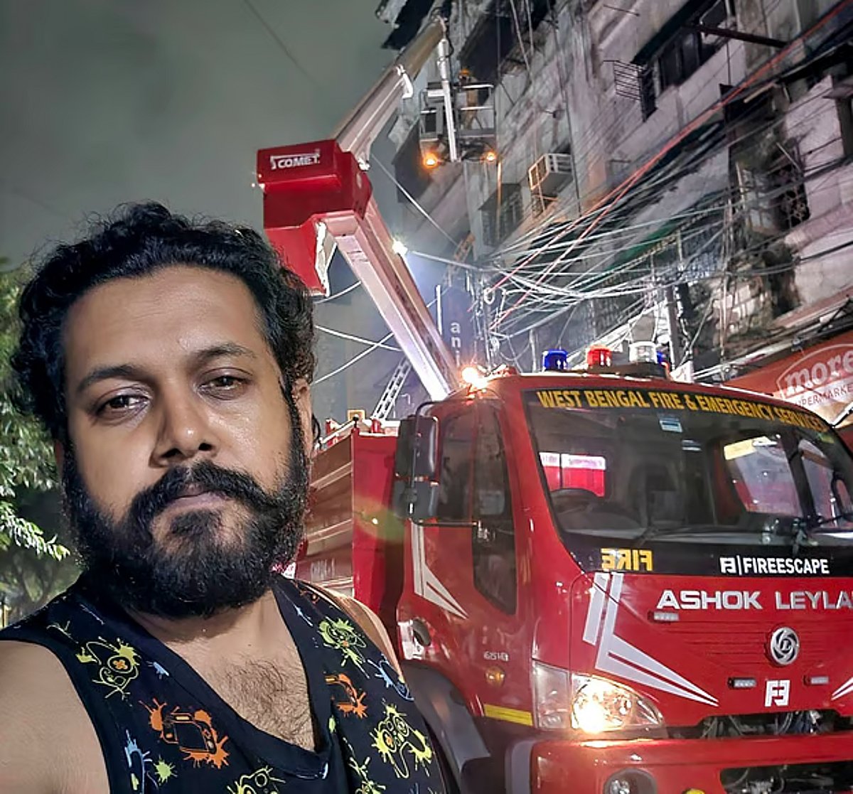 কলকাতার হোটেল অগ্নিকাণ্ডে বাঁচা বাংলাদেশি: 'মৃত্যু খুবই কাছে দেখেছি'